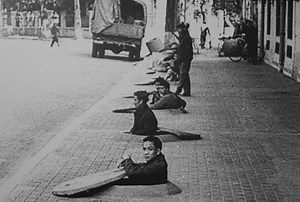 How Hanoians cope with Christmas bombings of 1972