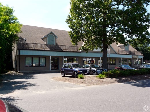 16-24 Arnold Ave, Springfield, MA 01119 - Pine Point Shops | LoopNet