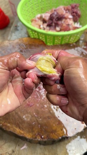 super fast way to cut chicken #unitedsates #unitedkingdom