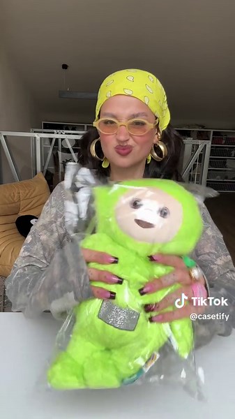 Unboxing Teletubbies x CASETiFY Collection with Iris