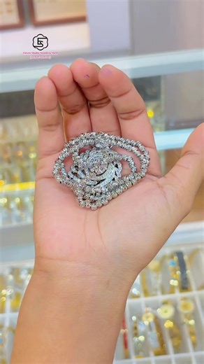 #မတူညီသော pt ဆွဲကြိုး (3 )မျိုးနဲ့ လော့ကတ် (3) မျိုး✨😍#ယိုးဒယားအစစ်ရွှေရည်စိမ်လက်လီလက်ကား #elevenstudio #ဆိုင်လိပ်စာတောင်ဥက္ကလာ၊သစ္စာလမ်းအိမ်အမှတ်၆၈၄ #fyp