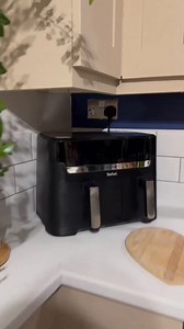 Your dinner dilemmas are solved, with Tefal Dual Drawer Easy Fry ! 🍽️✨ & your family meals just got easier. The amazing synchronization setting let's everyone enjoy their favorite meals simultaneously 👨‍👩‍👧‍👦 🎥: @twobrothersandahound #Easyfry #foodcooking #recipeinspo #foodie #homemade #TefalUK #TrustTefal #trending #dualdrawerairfryer | Tefal
