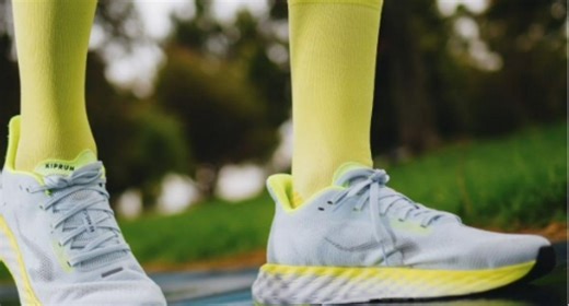 Decathlon se fue de rebaja para los que arrancan 2025 en plan 'fitness': hay tenis y ropa