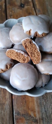 61 reactions · 11 shares | Prvý perníkový recept tohto roka - a nie...