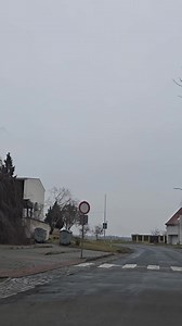 Dubňany je malé, ale velmi půvabné město v srdci Moravy, které si snadno získá srdce každého návštěvníka. Leží v Jihomoravském kraji, obklopené vinicemi, lesy a typickou moravskou krajinou, která zve k procházkám i odpočinku. Město je známé svou klidnou atmosférou, přátelskými lidmi a bohatými tradicemi. V okolí najdete krásné cyklostezky, vinné sklepy a místa, kde je stále cítit duch moravské pohostinnosti. Dubňany jsou ideálním místem pro ty, kdo hledají klid, přírodu a autentický venkovský ži