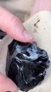 My favorite part of knapping obsidian is finding those little rainbows inside  #aboknapping #flintknapping #flintknapper #flintknappers #flintknappersofinsta #stoneknapping #ancienttools #primitiveskills #neolithic #bushcraft #bushcraftskills #survival #survivalskills #lithic #stoneart #stoneage #experimentalarchaeology #stoneagetools #organicartist #arrowhead #archaeology #rainbow #obsidian #rainbowobsidian #obsidiana #obsidian | McLean Lithics | Facebook