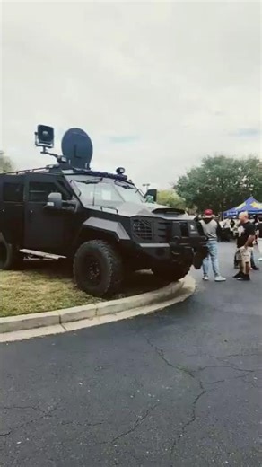 Mine-Resistant Ambush Protected (MRAP) vehicle, Video 1