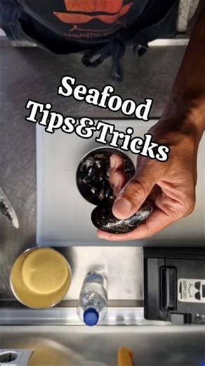 How to Cut a mussel RAW!😅🫶 #cooking #foryou #food