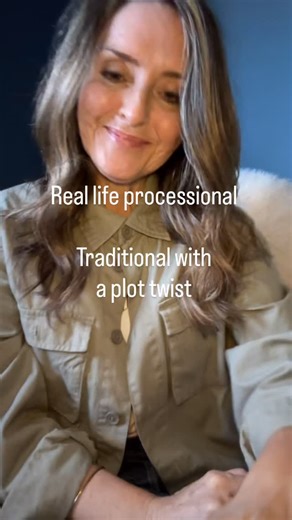 Hopping on the ‘dream processional trend’ except these are real life examples from my client’s ceremonies. Many factors go into deciding walking order and style but each processional is perfectly planned out for that specific couple. This traditional processional was so fun knowing there was a plot twist! My bride and groom pulled off the smoothest 💃 dosie-doe🕺to switch positions after landing up front. Their guests actually gasped! They then stood facing their own family’s reserved seats so t