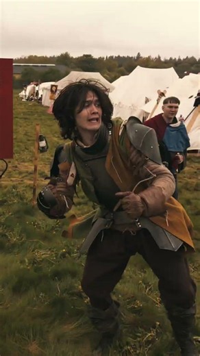 ‪@mossysocks‬ was challenged to a duel with real steel swords, here's how that went 🤺