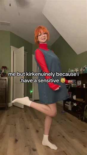 didn’t think i needed to say this but yes obviously i’m wearing shorts guys wtf #orangehair #OOTD #commando