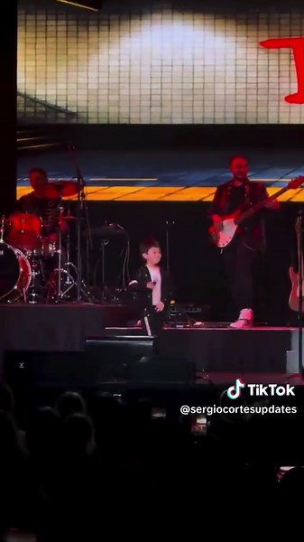Sergio Cortés Brings Michael Jackson to Life