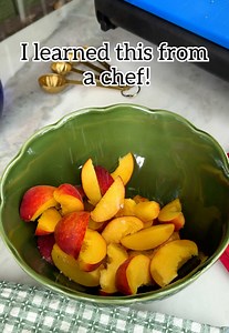 Grilled peaches and Brie! Amazing grill appetizer! #partyfood #grilling
