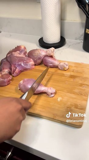 Curry chicken and white rice 🇯🇲 #curry #currychicken #currychickenrecipe #jamaicantiktok #fyp #viralvideo #cook #cooking