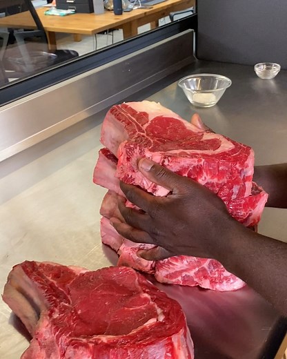 5.5M views · 21K reactions | Côte de bœuf dauphinoise ! Le gratin que tout le monde veut :) 15 euros de réduction sur la boutique avec le code : CHEFCLUB15 https://boutique.chefclub.tv/collections/cyber-week | Chefclub | Facebook