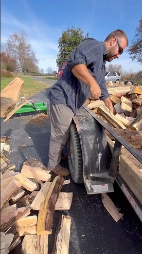 Unloading Firewood techniques 🙏🪵🙌