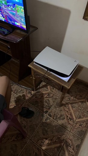 Fortnite Gameplay on PS5 with Dual Controllers