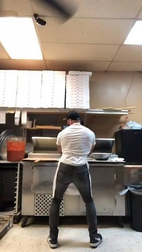 This is why your pizza is always late 😂 Credit: All About The Crust | Twisted Explore