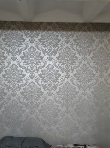 Flawless Floral Wallpaper Installation for Your Bedroom