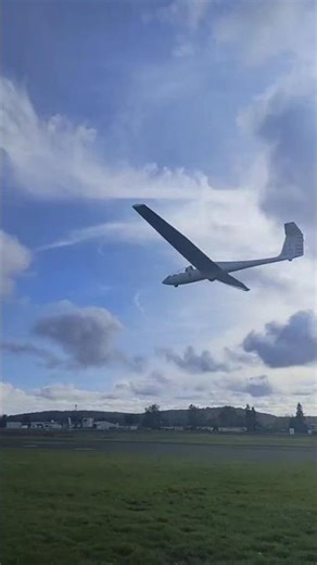 Grob G-103 Twin Astir 2 Landing at Aire-sur-l’Adour | Smooth Glider Approach