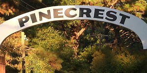 Pinecrest Christmas drive-thru light show returns!