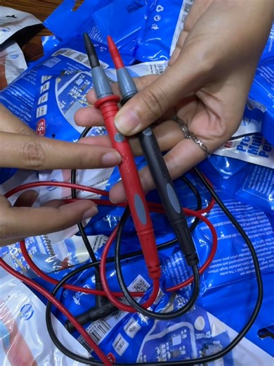 💥 𝐓𝐞𝐬𝐭 𝐏𝐫𝐨𝐛𝐞 𝐀 ( 𝐟𝐨𝐫 𝐌𝐮𝐥𝐭𝐢𝐦𝐞𝐭𝐞𝐫/ 𝐂𝐥𝐚𝐦𝐩 𝐦𝐞𝐭𝐞𝐫) - 𝟎𝟎𝟑𝟖𝟑 မီတာ​ထောက်တိုင်း ကြိုးတစုံ မိတာတိုင်းတံ 🔴 Multimeter / Clamp Meter တွေရဲ့ Test Probe ​တွေ ​ပျောက်ဆုံး/ပျက်ဆီး သွားလို့ စိတ်ညစ်​နေရတဲ့ မိတ်​ဆွေ​တွေ အတွက် အရည်​သွေး​ကောင်းတာ​လေးလာပါပြီ။ 💢 Specifications ----------------------- Max: Voltage 1000V Max: Amphere 20A Level : CAT.III 👉 Test Probe ဆို ထိပ်ချွန်မှ ကြိုက်တယ်ဆို ဒါ​လေးသုံးကြည့်ပါ။ 👉 ကြိုးအရှည် = 3​ပေ ရှိပါတယ်။ စျေးနှုန်း = 7000 ကျပ် ____________