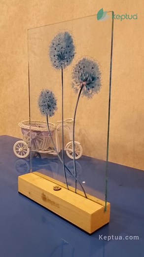 Get this Wonderful #AlliumFlower Fused Glass Lamp from #Keptua for JUST Rs.2699 👆 Pure Wooden base, 7hrs battery backup, Hand gesture control, Warm/White Light projection. 👋 DM or WhatsApp us at 923096667866 👉 Custom orders are accepted. https://keptua.com #Keptua #HomeDecor #Lamps #GlassArt