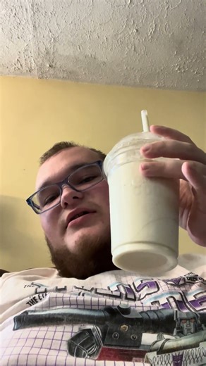 ￼ Ranking Dairy Queen‘s new autumn maple cookie milkshake #DairyQueen #MilkshakeReview #FoodReview