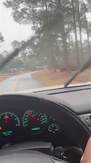 ZL1 Tahoe Sport Mode Upshifts Sound Insane #ShortFeed #Shorts #YoutubeShorts #Zl1 #Upshift #V8 #FYP