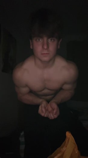 I’m back bby #gymtok #biceps #chestday