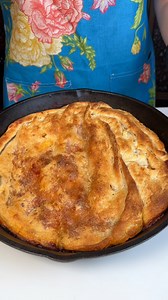 Easy skillet pizza. I love making pizzas like this. | Ryan R Experiments