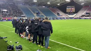Dette betyr alt!💙 Se reaksjonene fra trenerbenken, tribunen og banen når Christoffer Aasbak setter inn det avgjørende straffesparket🙌 | Kristiansund Ballklubb