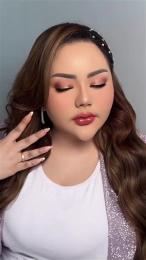 Fresh Pink Makeup Tutorial by Lisa Mariana