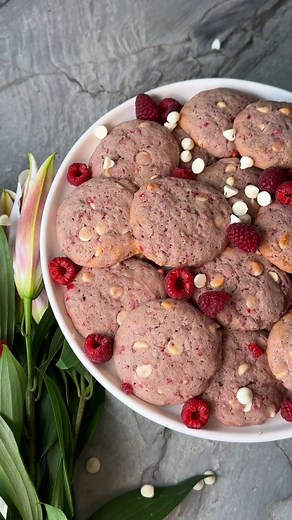 1M views · 1K reactions | Raspberry Cheesecake cookies at home  Peep...