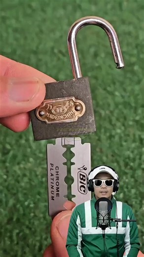Genius idea to open a lost key lock with just a razor blade | DJ BOCIL FYP