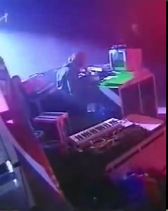 5.9K views · 376 reactions | Aphex Twin - Live @ Osmoze, Paris, France 24.04.1993 Rare footage of Aphex Twin in the 90's playing a techno set  Comment if you were there. #InOrderToDance | R&S Records | Facebook