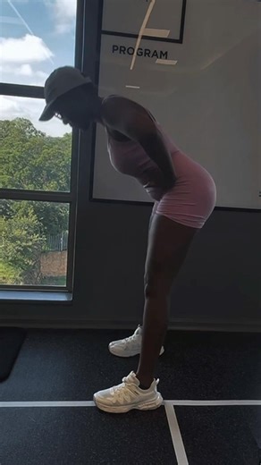 Warm ups for lower body days! #warmup #dynamicstretch #gymlover