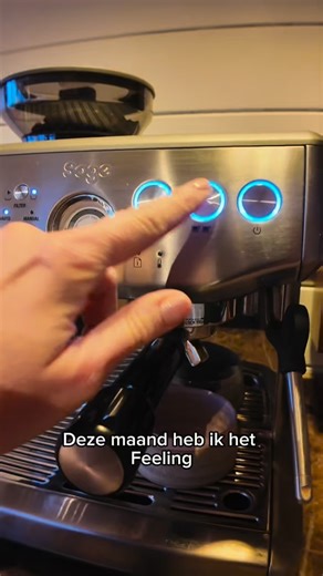 Deze maand voelde als een bewuste reset. Ik heb vooral ingezet op sport, gezonde voeding en, misschien wel de grootste uitdaging, mijn grenzen bewaken en nee durven zeggen tegen klanten en prospecten. Als zelfstandige is dat niet altijd evident. Maar ik besef steeds meer dat ik de baas ben van mijn eigen mentale gezondheid. Met de hulp van de tools op het Feeling Great-platform is dat ook echt gelukt. Het platform is voor mij een essentieel hulpmiddel geweest om stil te staan bij hoe het met me 