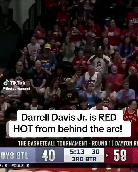 Darrell Davis Jr. is RED HOT from behind the arc! 🔥 🥵 He has hit 4/5 3's as the @Dayton Flyers are up by 19 with 3 mins left in the 3rd! #nba #thebasketballtournament #tbt #dayton #daytonflyers #basketball