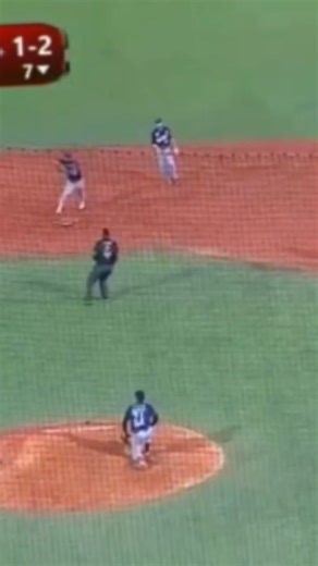 Rougned Odor se luce con este gran doble play🔥🤯🚨 #palcobeisbolero #magallanes #lvbp #Ligavenezolanadebeisbolprofesional #navegantesdelmagallanes #rougnedodor #odor #beisbolvenezolano #beisbolinvernal #Venezuela | Palco Beisbolero