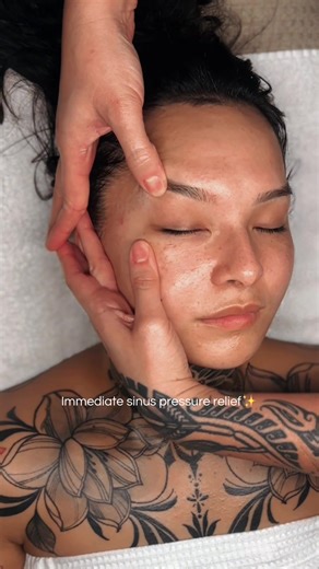 A lot of sinus congestion walking into the treatment room lately. When fluid isn’t moving, the face feels swollen. Pressure builds.🚀 Breathing feels restricted. Buccal combined with focused lymphatic drainage helps clear that.✨ Less pressure. Less puffiness. More space through the mid-face. Your face shouldn’t feel congested all the time. #buccalmassage #tensionrelief #sinusrelief