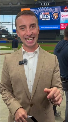 Milwaukee Brewers at Game 2 of the NLCS