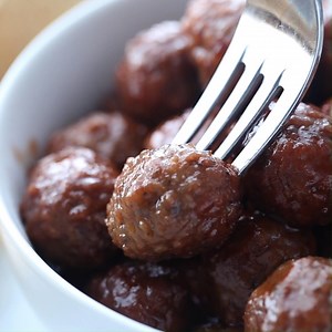 96K views · 496 reactions | GRAPE JELLY MEATBALLS - made in the Slow Cooker! Directions --> https://bit.ly/3ervTfS These are FANTASTIC and so Easy to make! ❤️ | Kitchen Fun With My 3 Sons | Facebook
