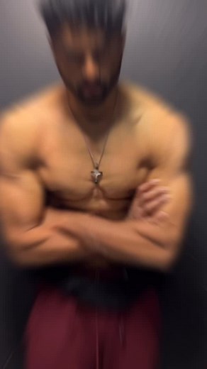 2K views · 76 reactions | How to Lat Spread  If you’re competing in the bodybuilding division for any bodybuilding shows, whether it be NPC, OCB, WNBF, the lat spread is a staple. Leg positioning for the lat spread is key too! I’ll go over that in another video, but here is the meat and bones for a bodybuilding lat spread ❤️ Follow me for more Posing Tips ❤️ | Davis Lifts | Facebook