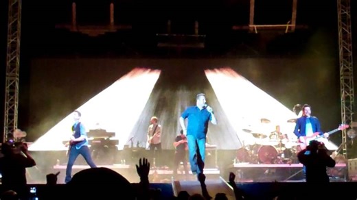 50 Best Country Songs About Road Trips