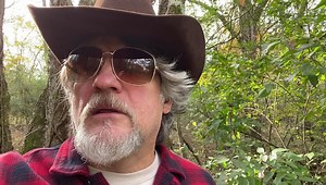 The Cleverlys - Dr Diggers big announcement Limb Chicken...