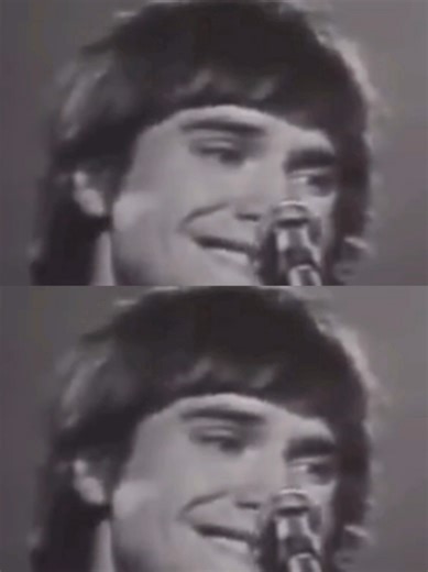 sometimes i just watch the kinks live performances just to look at rays tooth gap #thekinks #raydavies #bobdylan