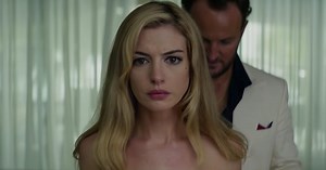 A Round Of Applause For Anne Hathaway & Matthew McConaughey’s New Thriller