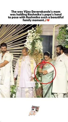 The way Vijay’s mom held her dad’s hand😍#vijaydevarakonda #bollywood