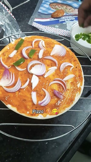 homemade pizza 🍕😋 #bollywood #song #movie #food #viral #like #recipe #cooking #video #views #new 😋😋🍕
